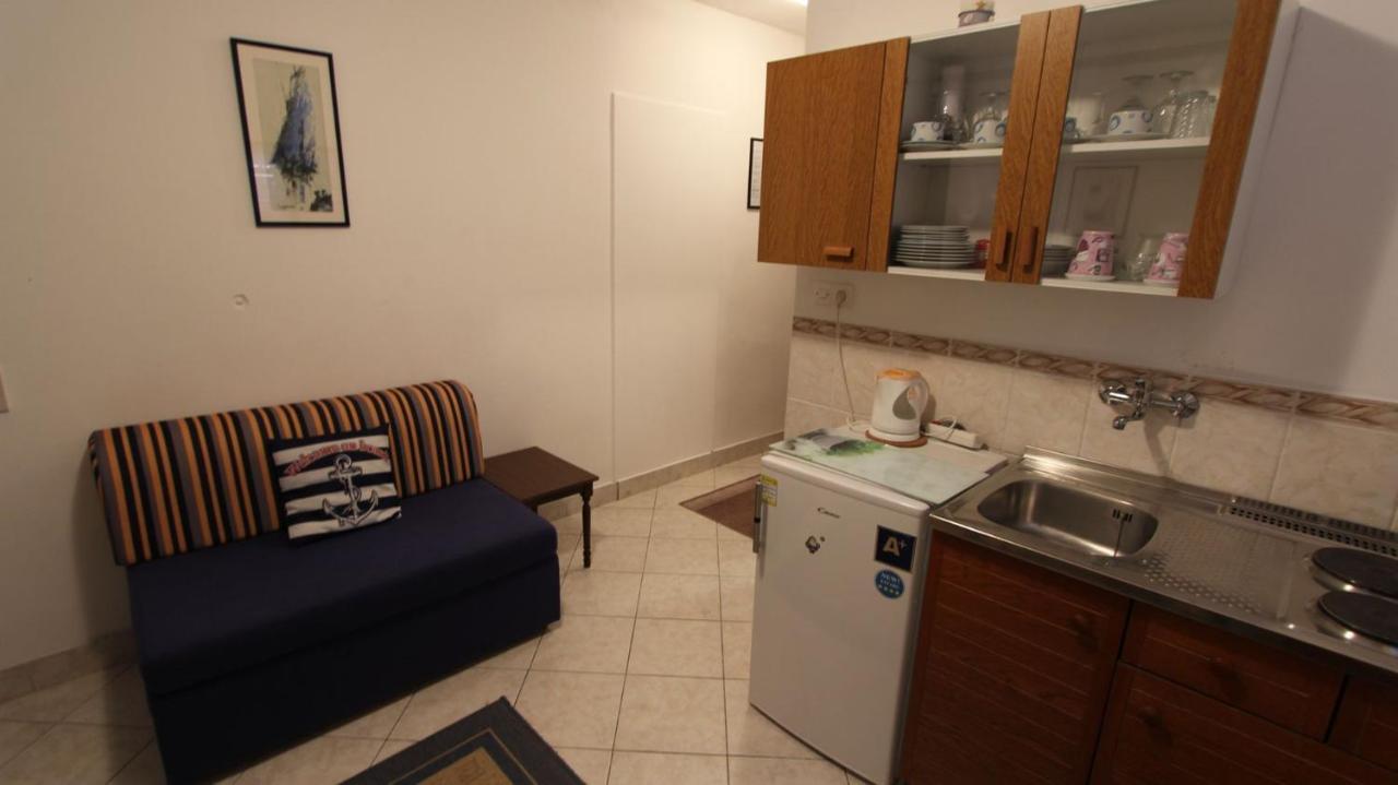 Apartments Trupec Malinska Exterior foto