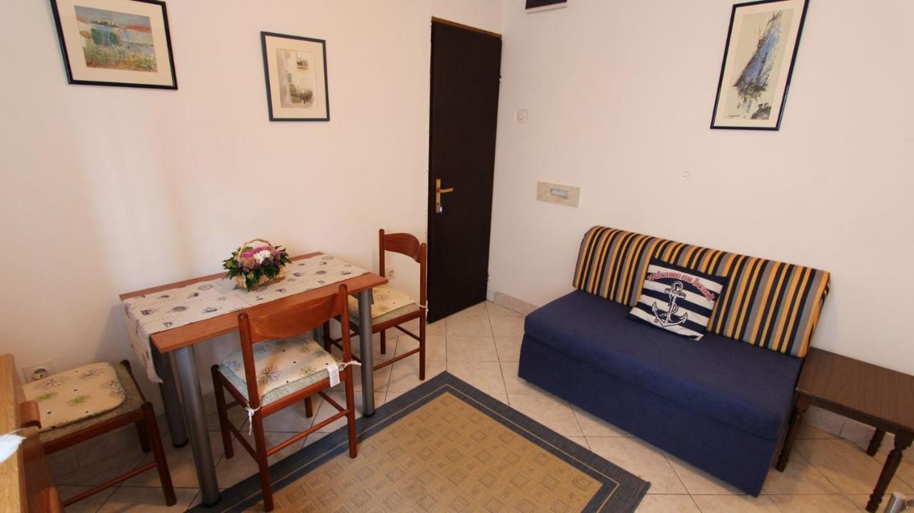 Apartments Trupec Malinska Exterior foto